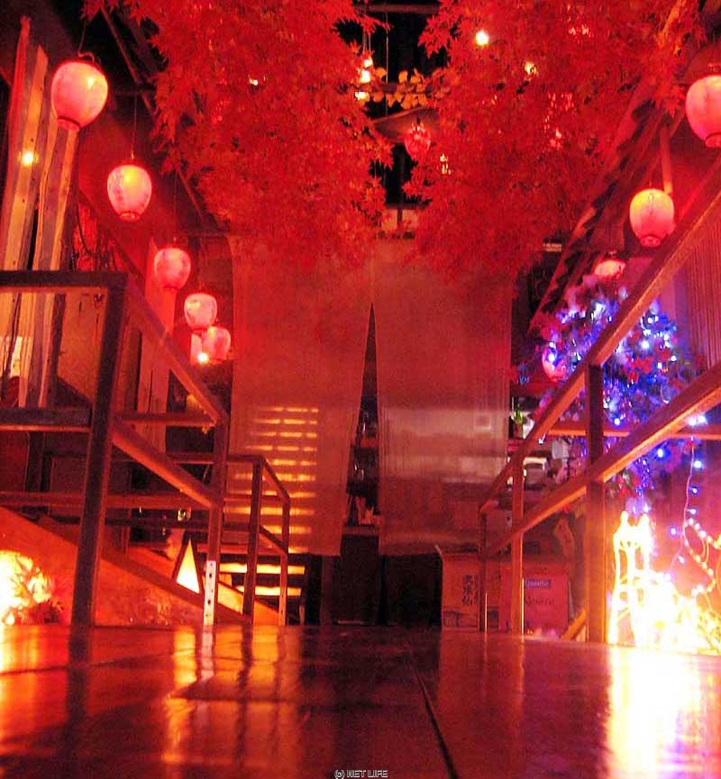 動く町 前夜祭店(泡瀬店)