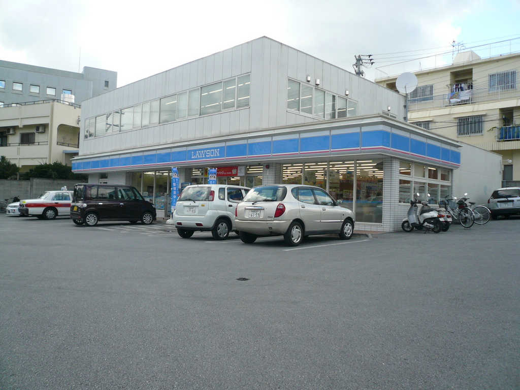 ローソン 浦添内間四丁目